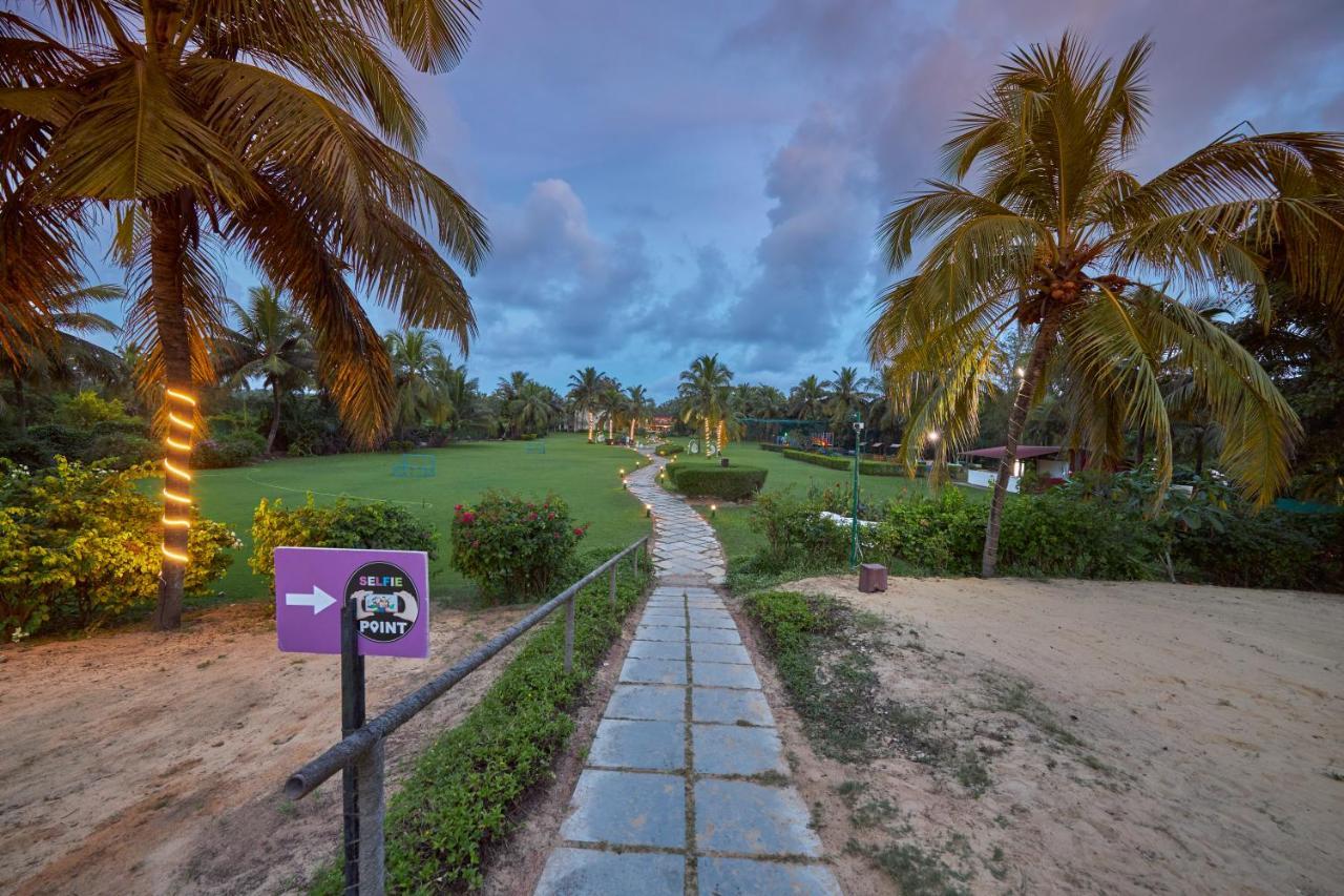 Royal Orchid Beach Resort & Spa, Utorda Beach Goa Экстерьер фото
