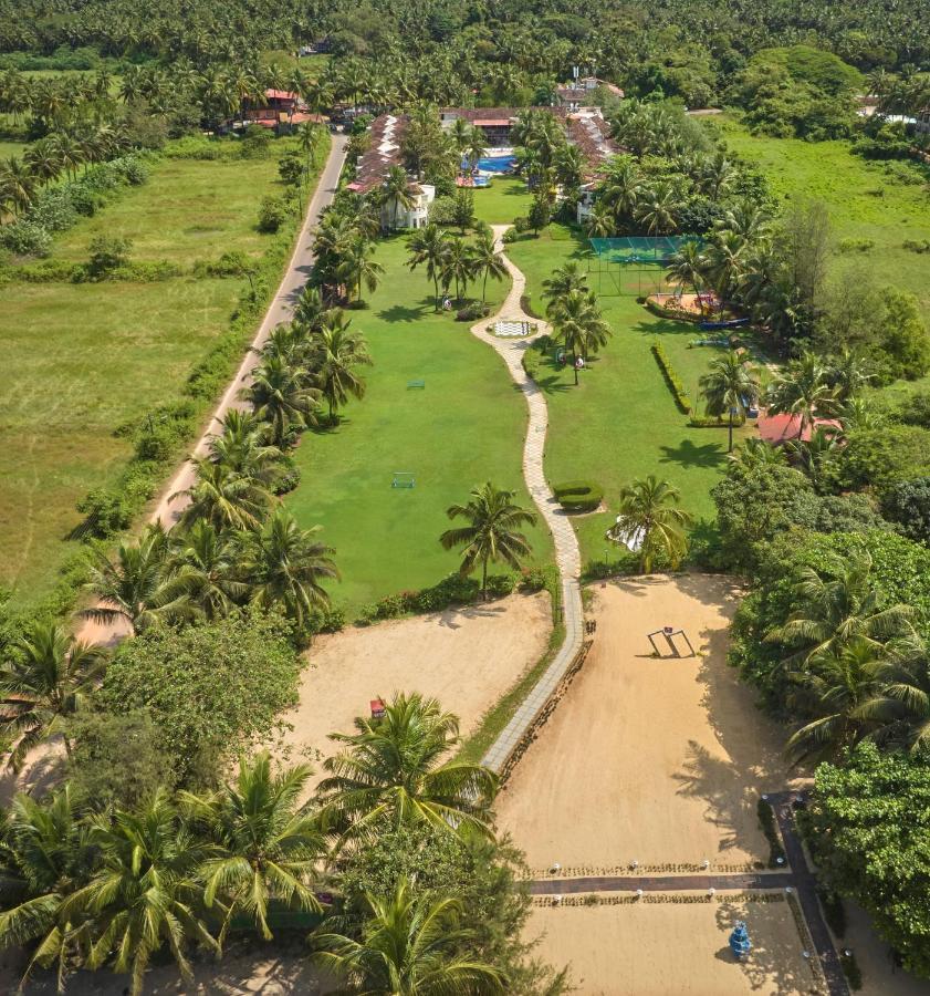 Royal Orchid Beach Resort & Spa, Utorda Beach Goa Экстерьер фото